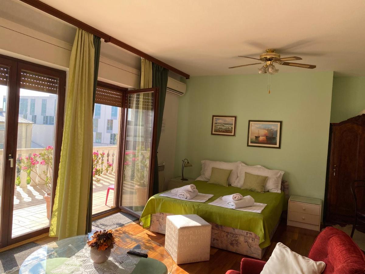 Family Apartments Vesna- 100 M Beach -Center Crikvenica Exterior photo